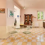 Sun Hills 8 Apartment *