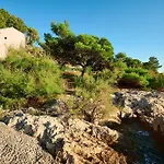 Sun Hills 8 *