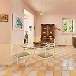 Sun Hills 8 *