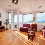 Apartment Sun Hills 8 *