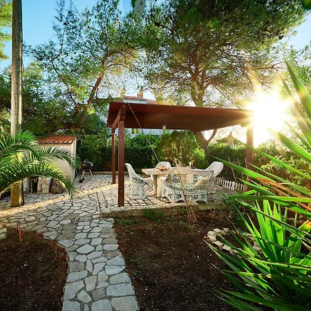 Sun Hills 8 Apartment